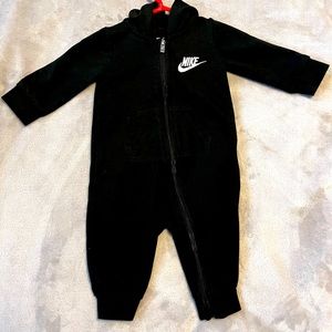 Nike Infant`s Zip Front Long Sleeve Hooded Coverall Size 6M